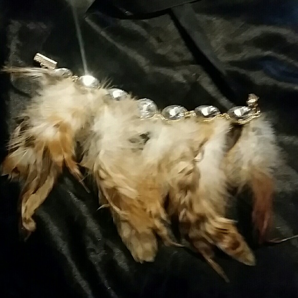 statement necklace - Picture 3 of 4